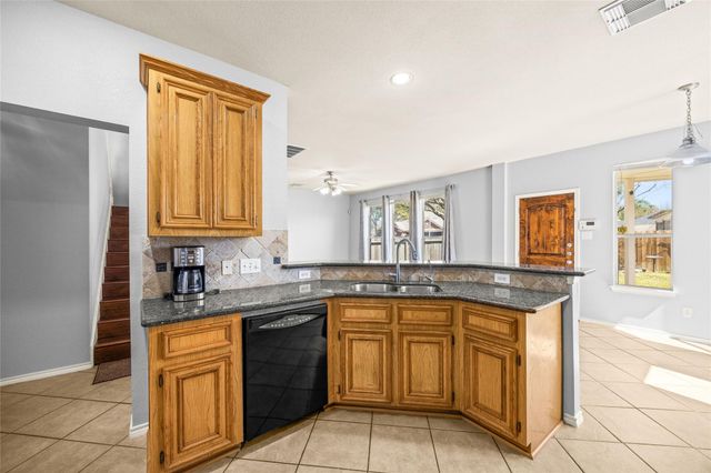 9526 Wakefield Village Drive, Houston, TX 77095