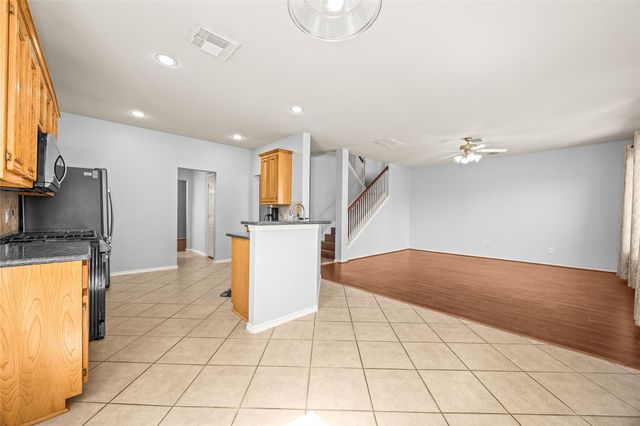 9526 Wakefield Village Drive, Houston, TX 77095