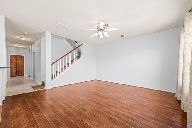 9526 Wakefield Village Drive, Houston, TX 77095