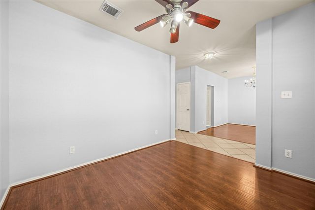 9526 Wakefield Village Drive, Houston, TX 77095