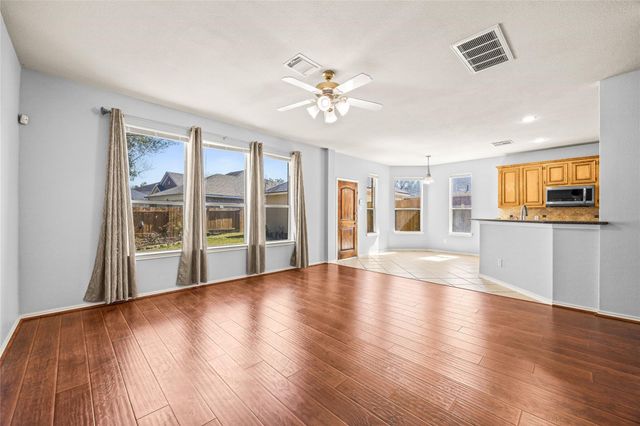 9526 Wakefield Village Drive, Houston, TX 77095