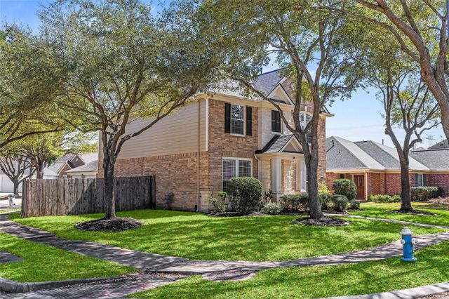 9526 Wakefield Village Drive, Houston, TX 77095