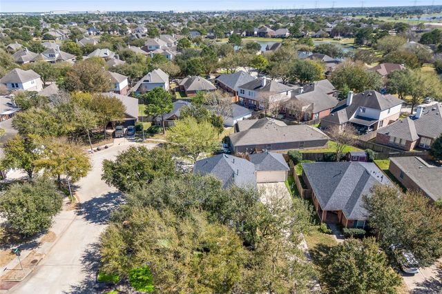 9526 Wakefield Village Drive, Houston, TX 77095