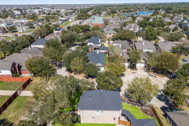 9526 Wakefield Village Drive, Houston, TX 77095