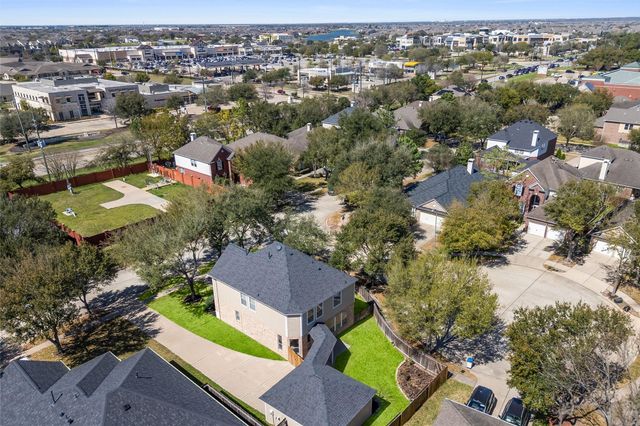 9526 Wakefield Village Drive, Houston, TX 77095