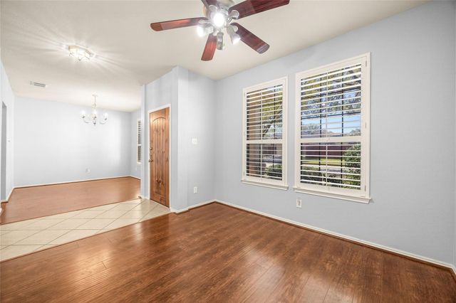 9526 Wakefield Village Drive, Houston, TX 77095