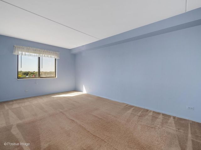 6340 Americana Drive 911, Willowbrook, IL 60527