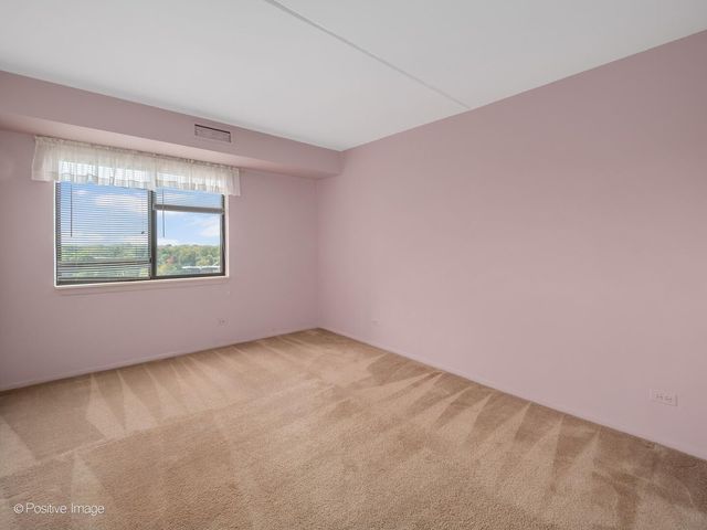 6340 Americana Drive 911, Willowbrook, IL 60527