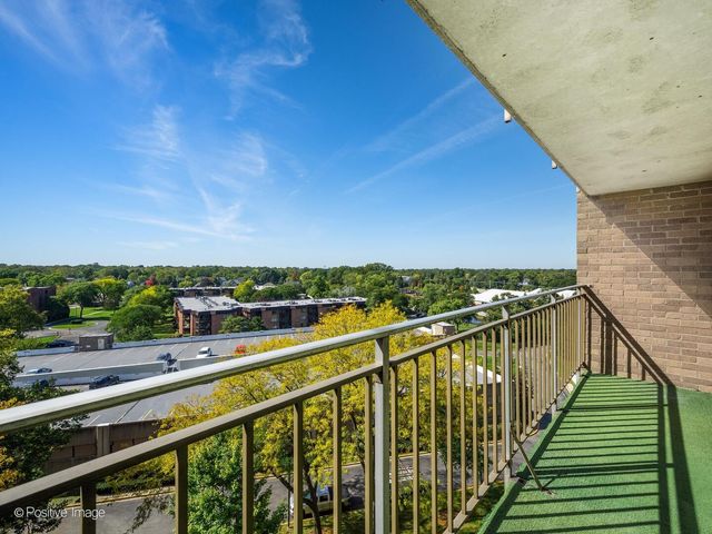 6340 Americana Drive 911, Willowbrook, IL 60527
