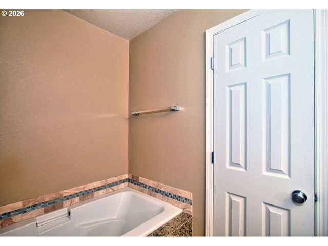 1663 Sw 172ND Ter, Beaverton, OR 97003