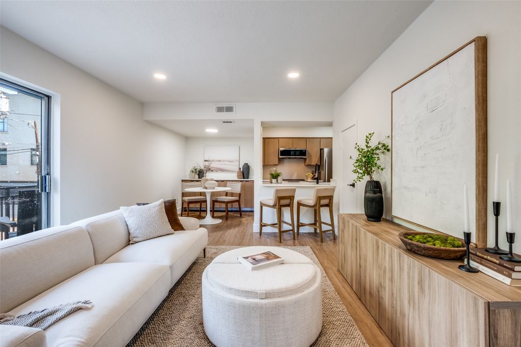 4020 Holland Avenue 211, Dallas, TX 75219