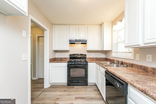 2704 Laurel View Drive, Snellville, GA 30039