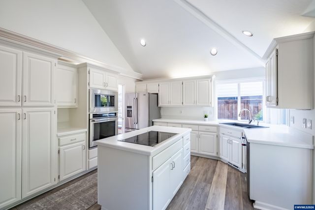 1369 Hidden Creek Dr NE, Keizer, OR 97303