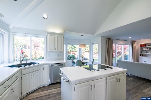 1369 Hidden Creek Dr NE, Keizer, OR 97303