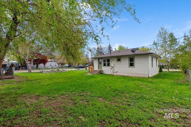 424 8th St N, Nampa, ID 83687