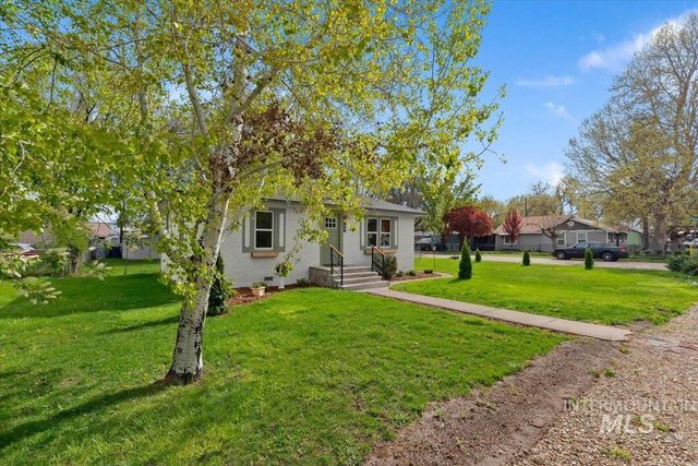424 8th St N, Nampa, ID 83687