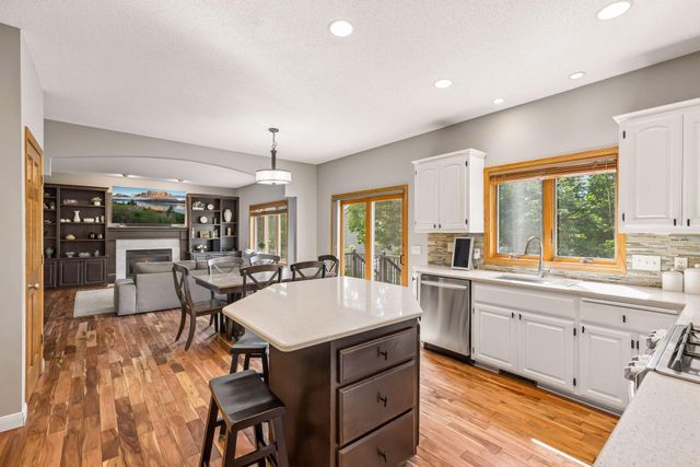 3794 Smithfield Curve, Woodbury, MN 55129