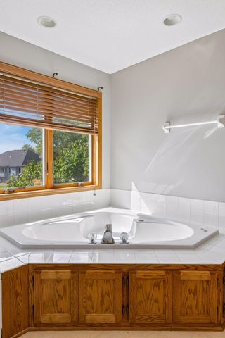 3794 Smithfield Curve, Woodbury, MN 55129