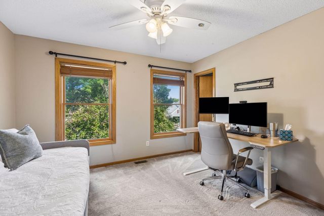 3794 Smithfield Curve, Woodbury, MN 55129