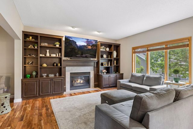 3794 Smithfield Curve, Woodbury, MN 55129