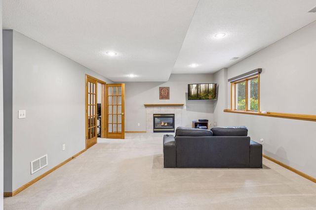 3794 Smithfield Curve, Woodbury, MN 55129