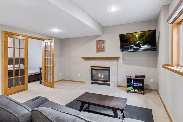 3794 Smithfield Curve, Woodbury, MN 55129