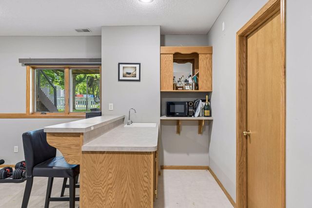 3794 Smithfield Curve, Woodbury, MN 55129