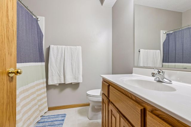 3794 Smithfield Curve, Woodbury, MN 55129