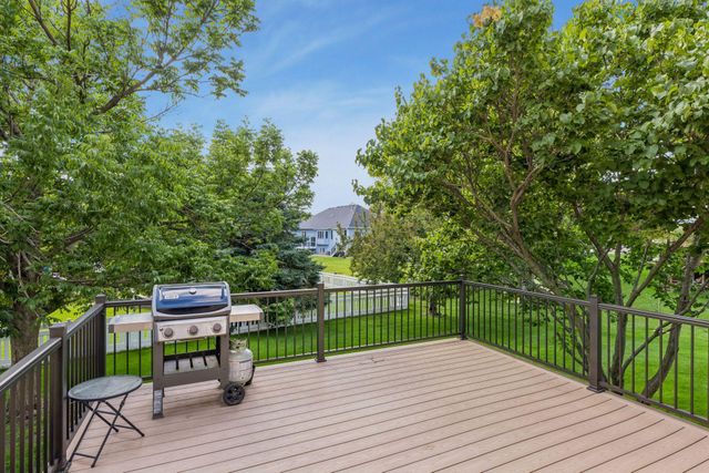 3794 Smithfield Curve, Woodbury, MN 55129