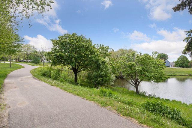 3794 Smithfield Curve, Woodbury, MN 55129