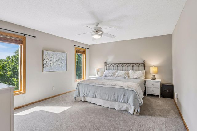 3794 Smithfield Curve, Woodbury, MN 55129