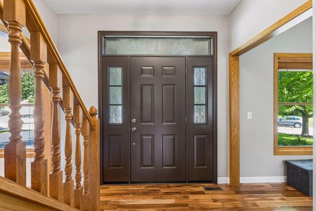 3794 Smithfield Curve, Woodbury, MN 55129