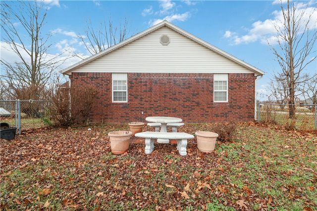 2051 Patterson Road, Pea Ridge, AR 72751