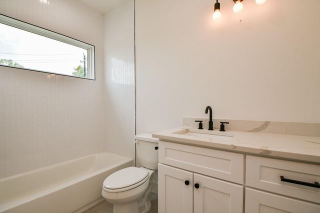 2305 Maury Street, Houston, TX 77026