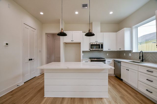 2305 Maury Street, Houston, TX 77026