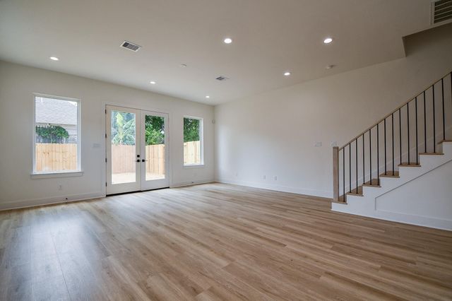 2305 Maury Street, Houston, TX 77026