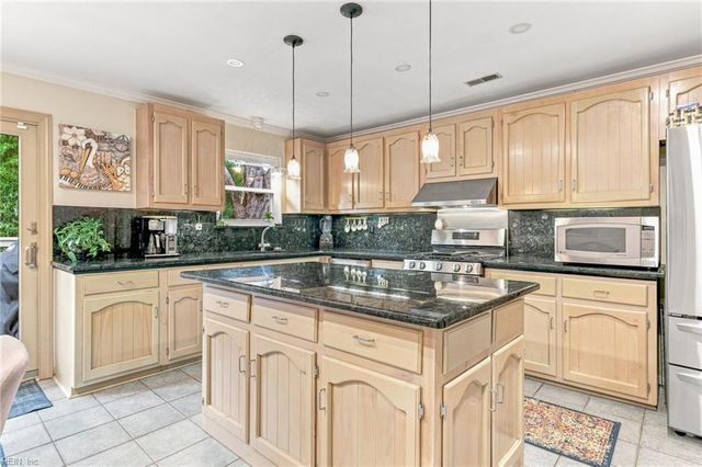 2272 Tanglewood TRL, Virginia Beach, VA 23454