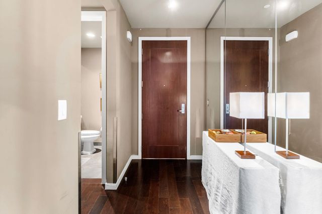 200 Congress Ave 11F, Austin, TX 78701