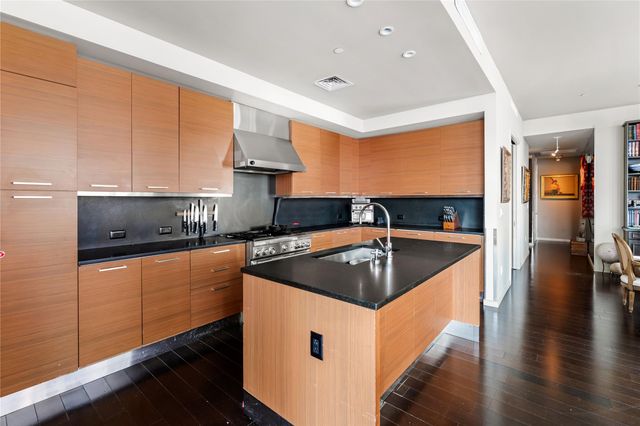 200 Congress Ave 11F, Austin, TX 78701