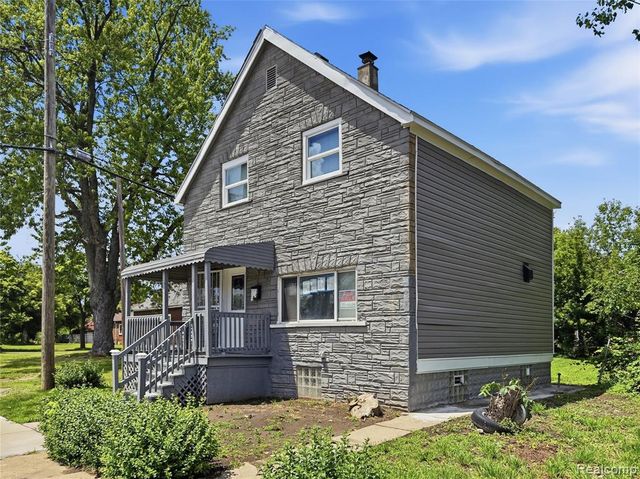 9325 E Warren Avenue, Detroit, MI 48214