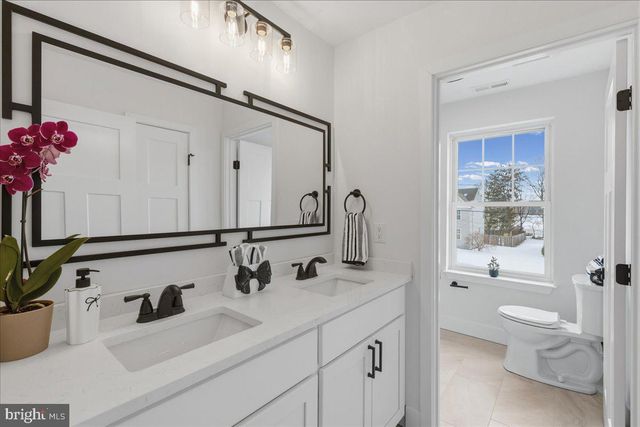 918 OLIVE ST, Burlington, NJ 08016