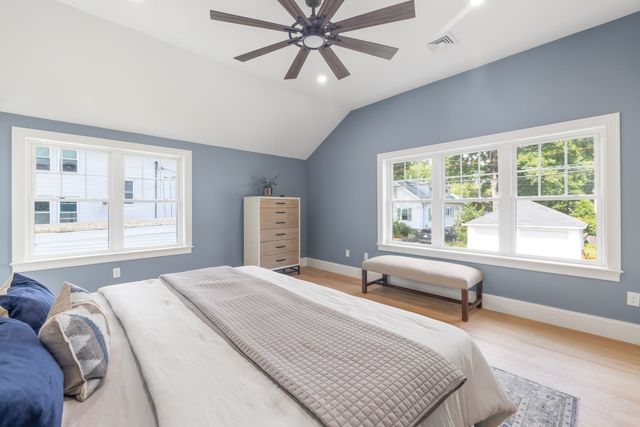 15 Pitts St, Natick, MA 01760