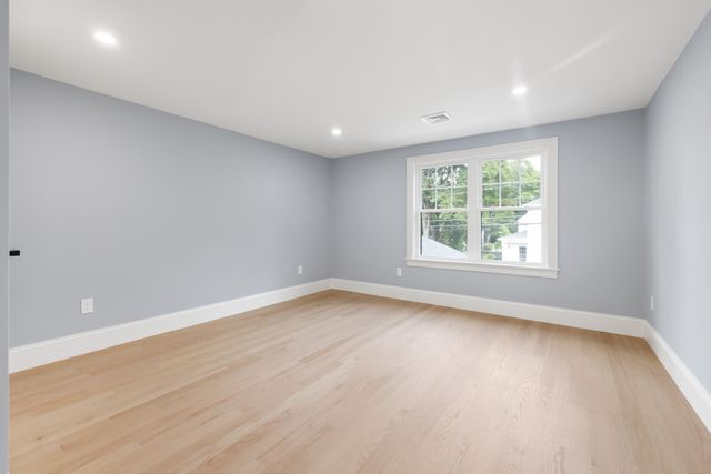 15 Pitts St, Natick, MA 01760
