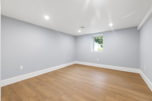 15 Pitts St, Natick, MA 01760