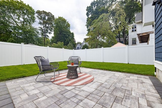 15 Pitts St, Natick, MA 01760