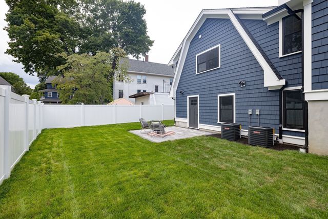 15 Pitts St, Natick, MA 01760