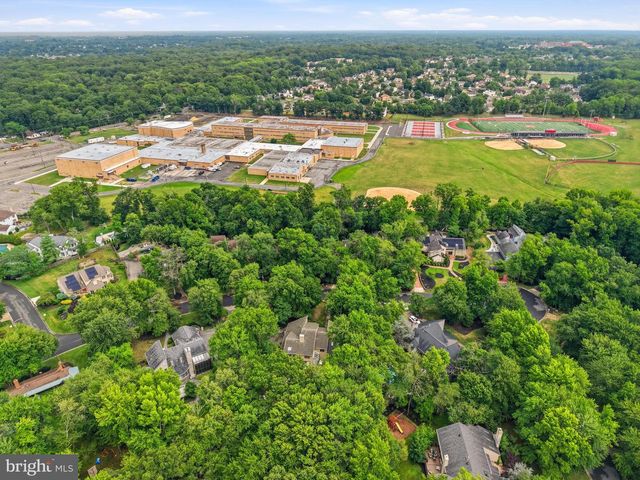 43 SOUTHWOOD DR, Cherry Hill, NJ 08003