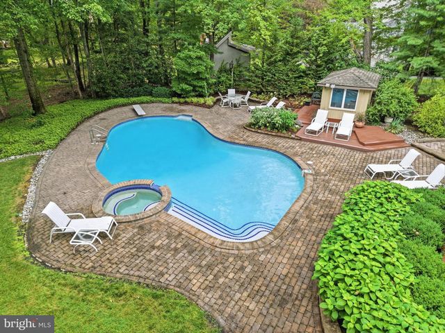 43 SOUTHWOOD DR, Cherry Hill, NJ 08003