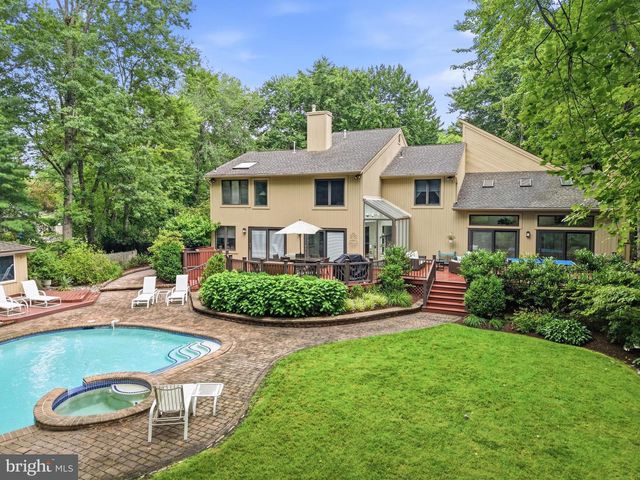 43 SOUTHWOOD DR, Cherry Hill, NJ 08003
