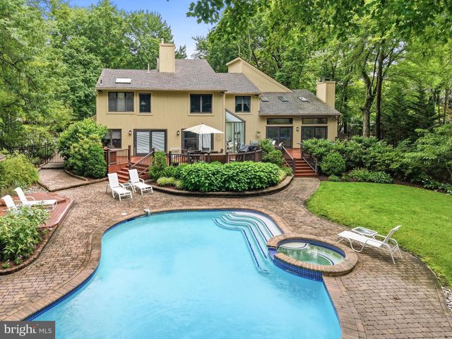 43 SOUTHWOOD DR, Cherry Hill, NJ 08003